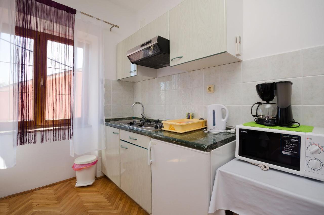 Apartments Mirjana B Лопар Экстерьер фото